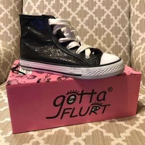 Gotta Flurt girls size 1 shoes